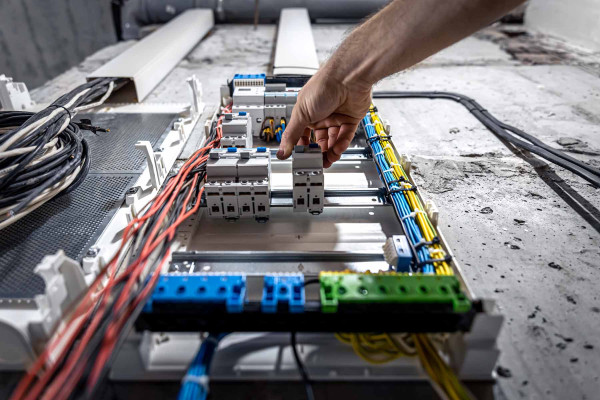 Tramitación Líneas de Media y Alta Tensión · Ingeniería · Ingenieros Técnicos l' Arboç